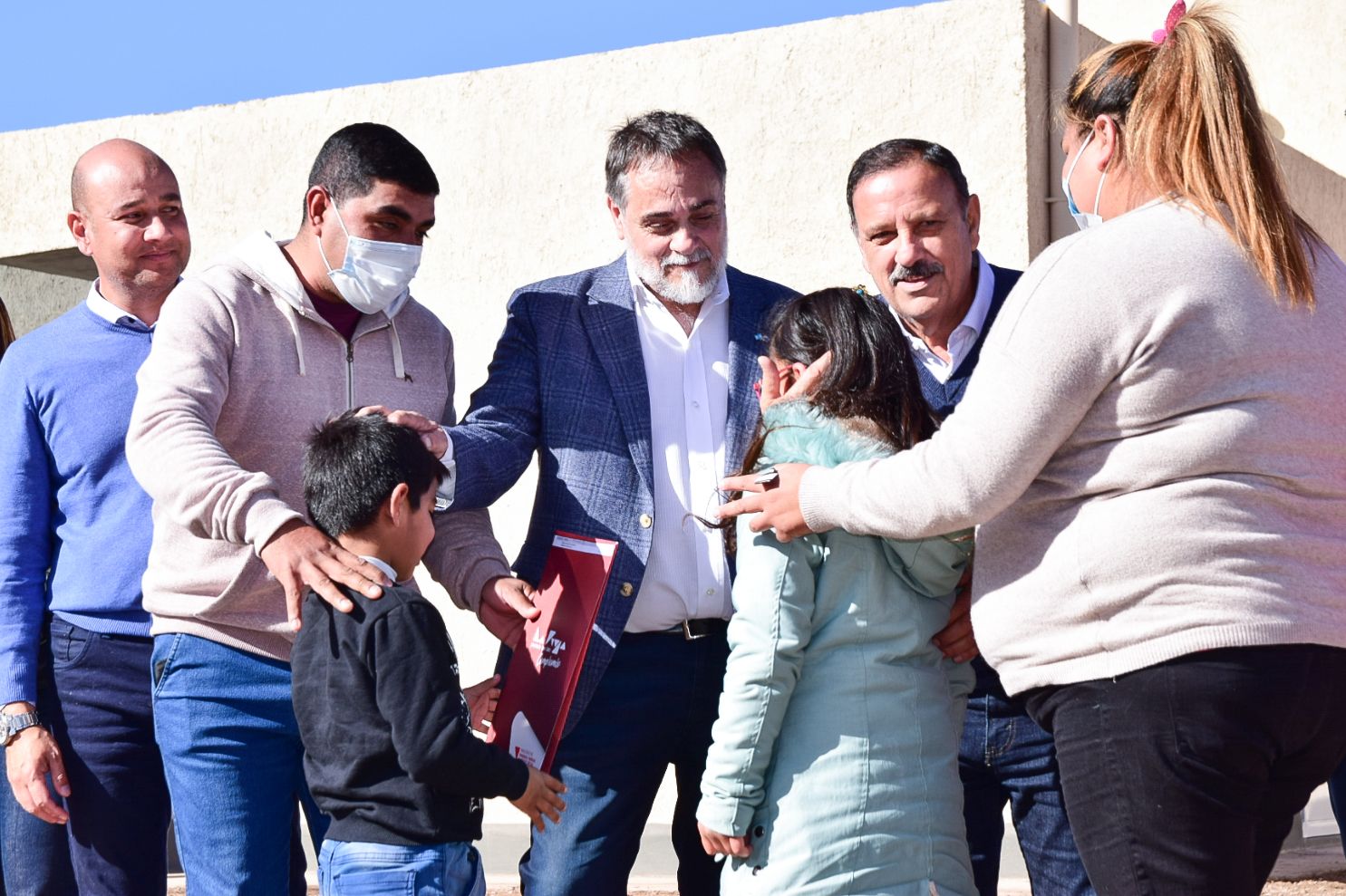 Ricardo Quintela entregó viviendas en Sanagasta financiadas con fondos provinciales 